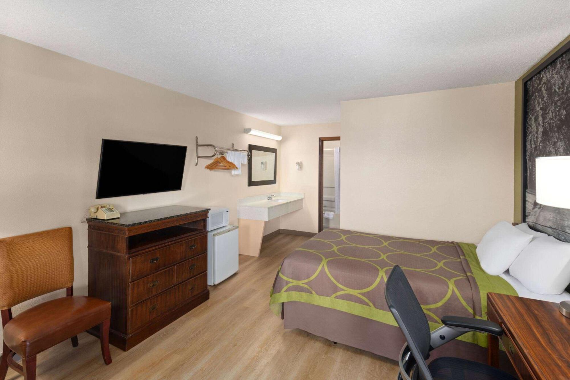 Super 8 By Wyndham Fort Mitchell Cincinnati Area Buitenkant foto
