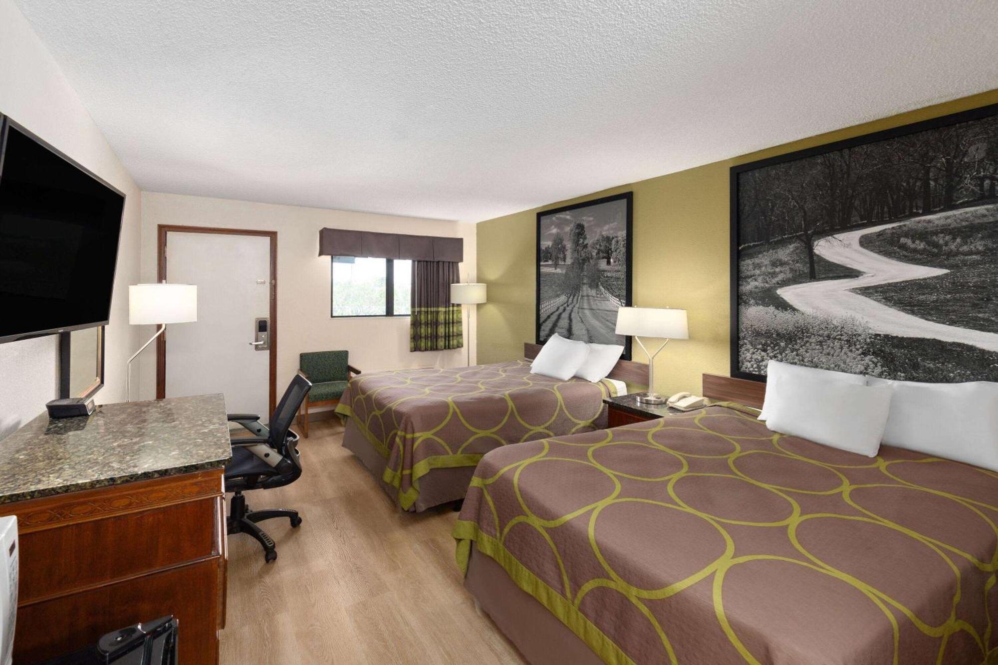 Super 8 By Wyndham Fort Mitchell Cincinnati Area Buitenkant foto
