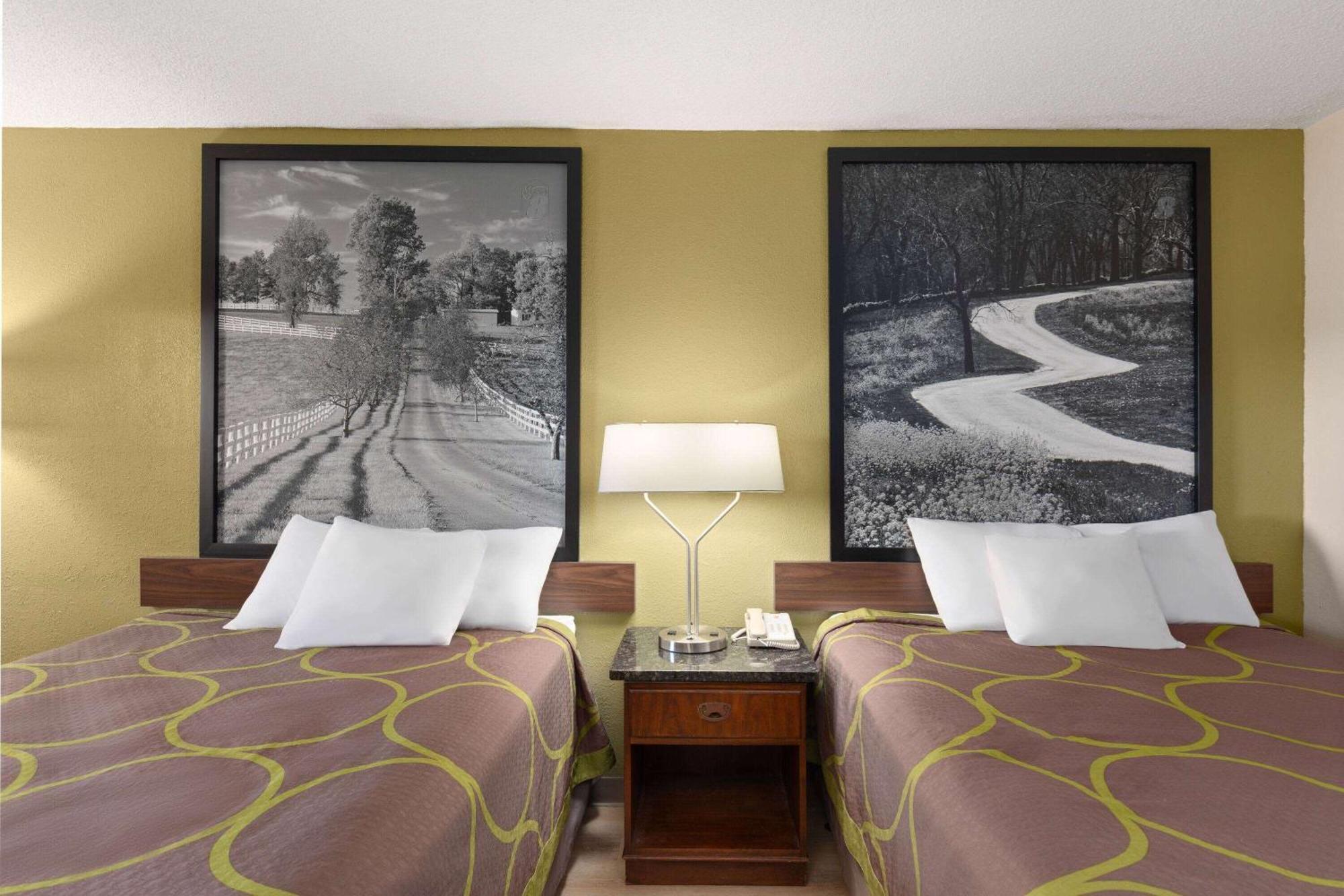 Super 8 By Wyndham Fort Mitchell Cincinnati Area Buitenkant foto