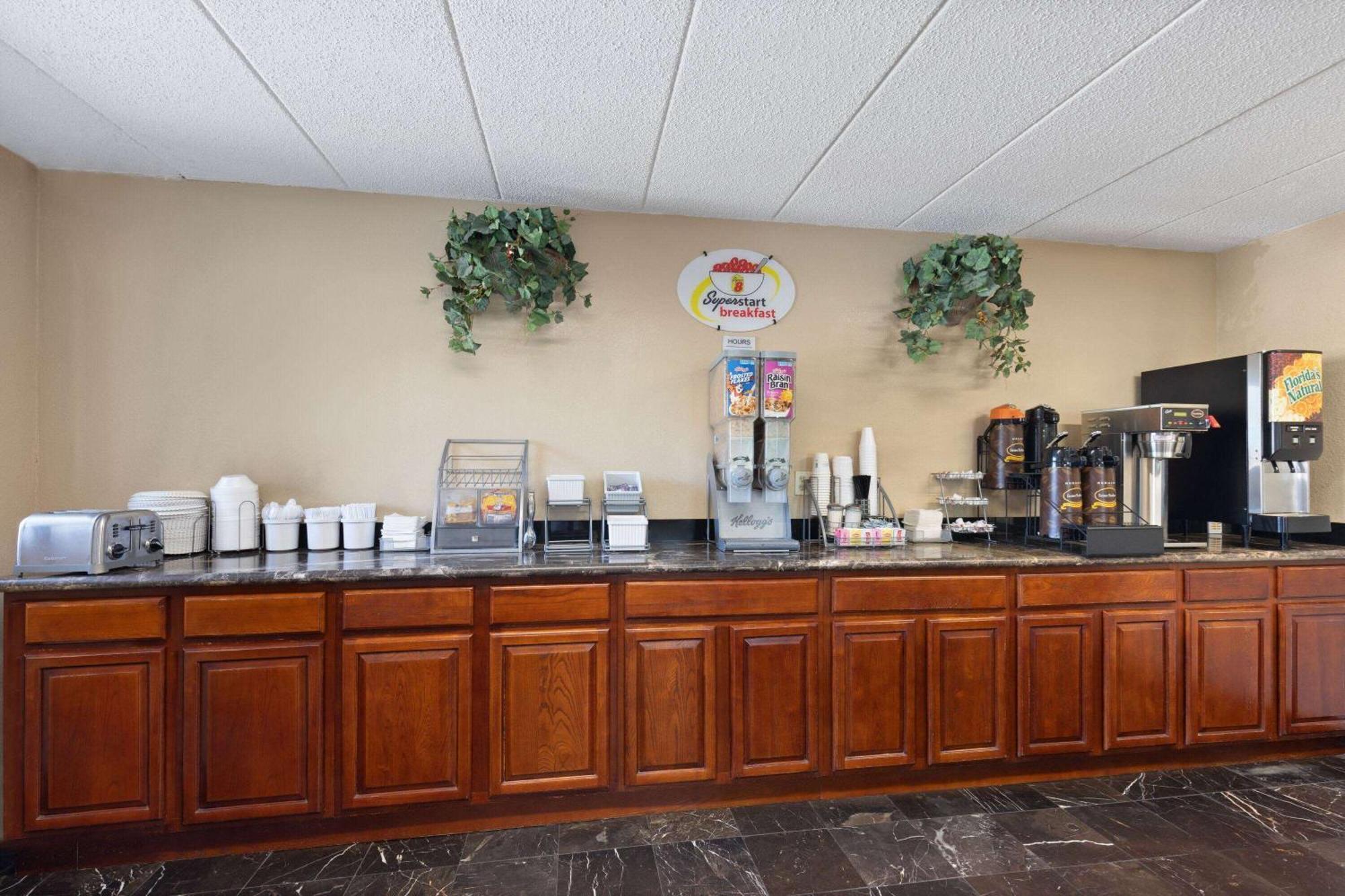 Super 8 By Wyndham Fort Mitchell Cincinnati Area Buitenkant foto