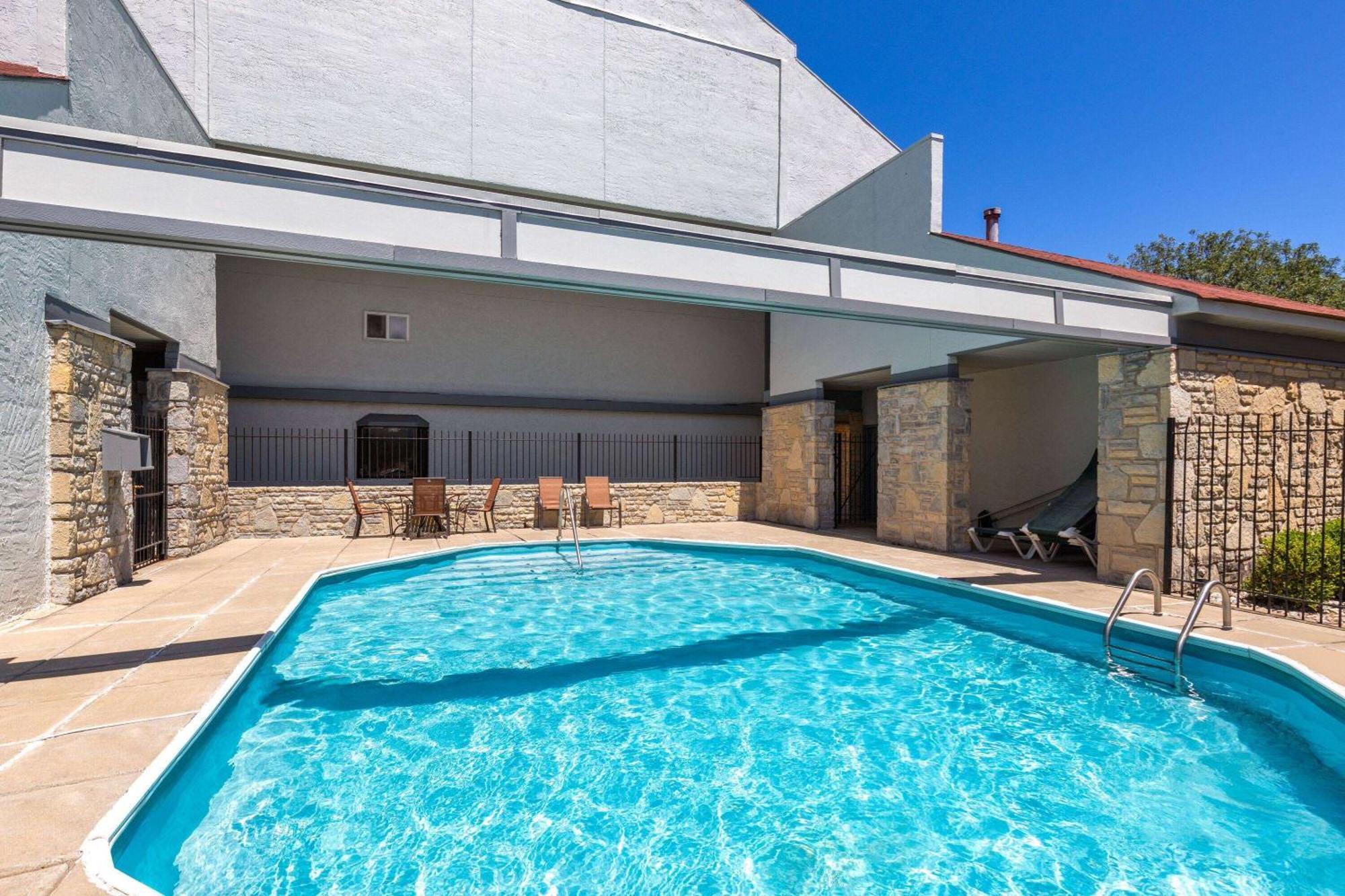 Super 8 By Wyndham Fort Mitchell Cincinnati Area Buitenkant foto